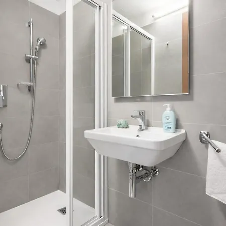 Apartman & Cozy With Canal View, Full Kitchen Velence