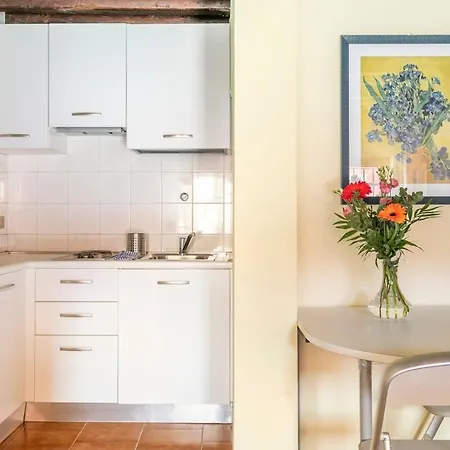 Apartman & Cozy With Canal View, Full Kitchen *