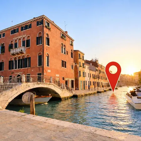 & Cozy With Canal View, Full Kitchen Venezia